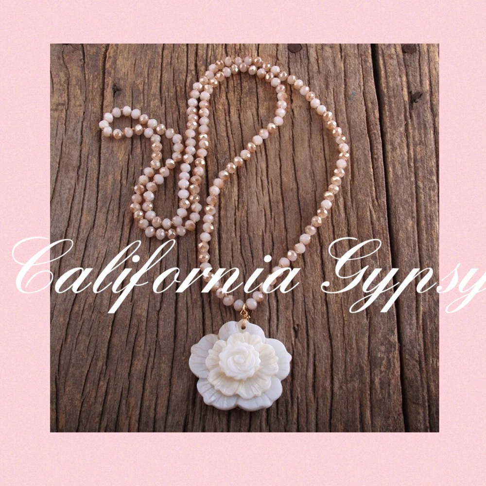 Mother Of Pearl Rose Pendant Quartz ๐RESTOCKED ๐ - Picture 2 of 4